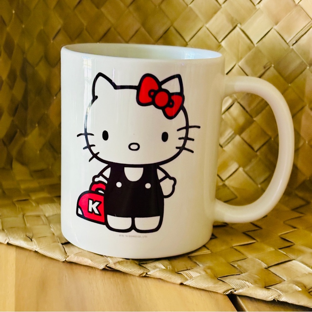 Hello Kitty x LINE - 2014 con exclusive mug
